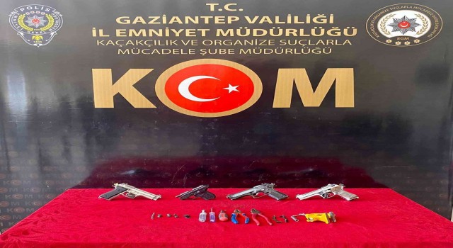 Gaziantepte kuru sıkı tabancaların gerçek tabancaya çevrildiği ikamete baskın