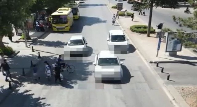 Gaziantepte yayalara yol vermeyen 67 sürücü ve araç plakasına ceza