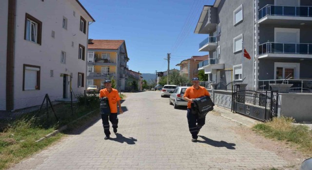 Gedizde kurban atıkları için poşet dağıtımı başladı