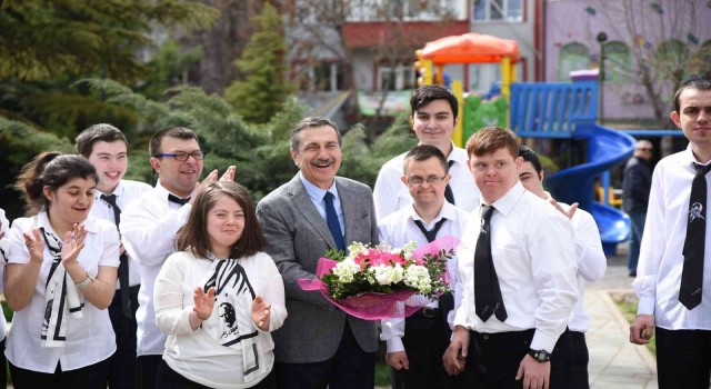 Gökkuşağı Kafe 11 yaşında