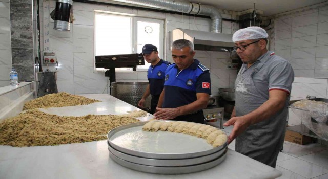 Gölbaşında Kurban Bayramı öncesi zabıtadan sıkı denetim