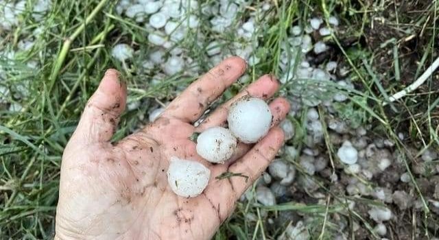 Göynükü sel ve dolu vurdu