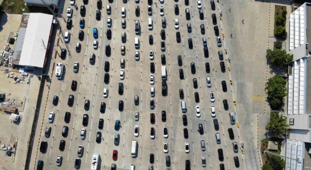 Gurbetçiler yaz tatil için akın akın Türkiyeye geliyor