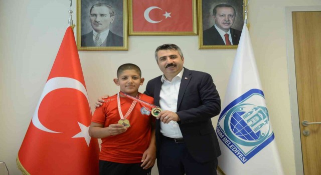 Güreş müsabakalarında Yıldırım fırtınası