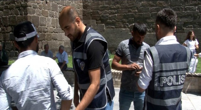 ‘Güven Timleri kentin huzuru için denetimlerini sürdürüyor