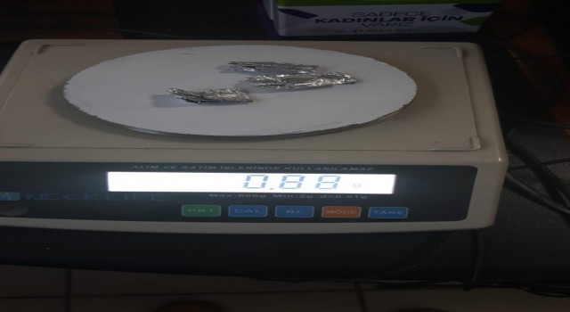 Güven timleri metruk binada uyuşturucu yakaladı