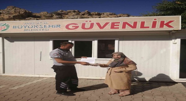 Güvenlik görevlilerinden örnek davranış