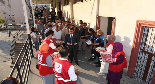 Hakkaride bayramlaşma töreni düzenlendi