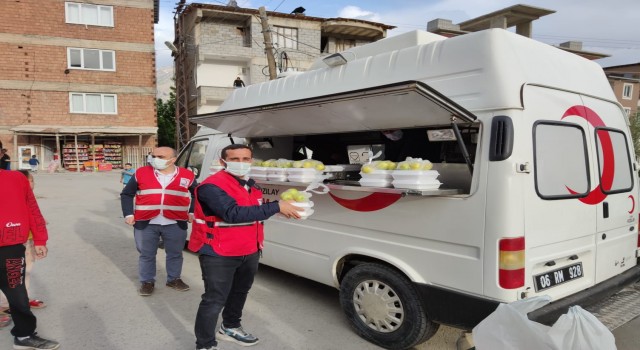 Hakkaride vekaletle kurban bağışı devam ediyor