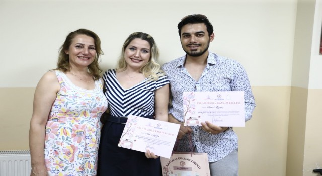 Hamilelik ve Evlilik Okulu 2022nin ilk mezunlarını verdi