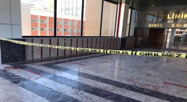 Hastane içinde silahlı kavga: 1i ağır 2 yaralı