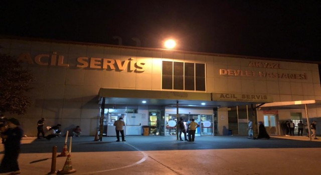Hastane kavgasında güvenlik görevlisi ve 1 kişi bıçakla yaralandı