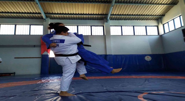 Hataylı milli judocu İpekin hedefi dünya şampiyonluğu