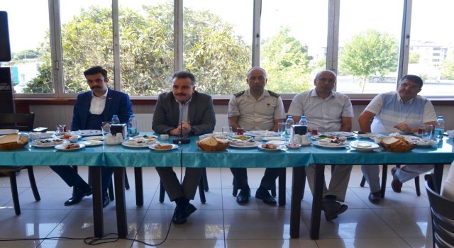 Hayat boyu öğrenme faaliyetleri değerlendirme toplantısı Kaymakam Odabaş başkanlığında yapıldı