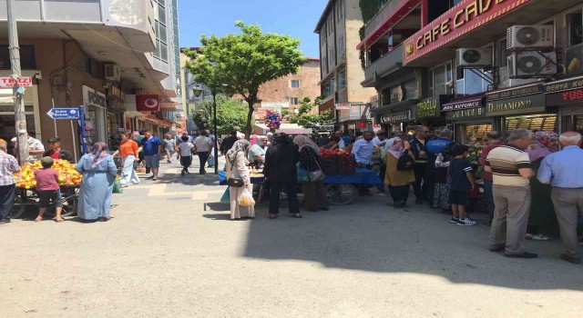 Iğdırda çarşılarda bayram yoğunluğu