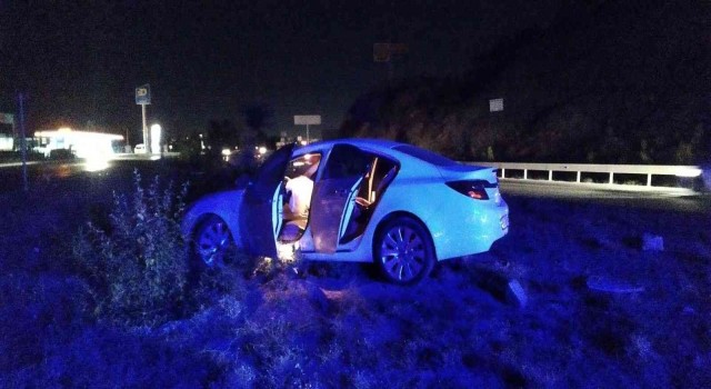 İki otomobil çarpıştı: Biri bebek 5 yaralı