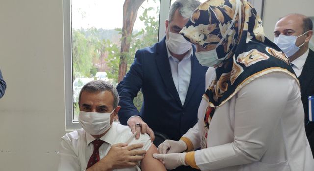 İl Sağlık Müdürü Dr. Hasan Öznavruz: "Hatırlatma dozu mutlaka yaptırılmalı"