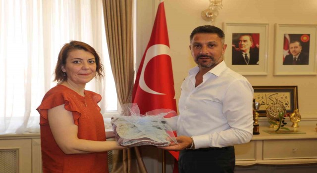 İlk “Sarka” Başkan Yüzügüllüye