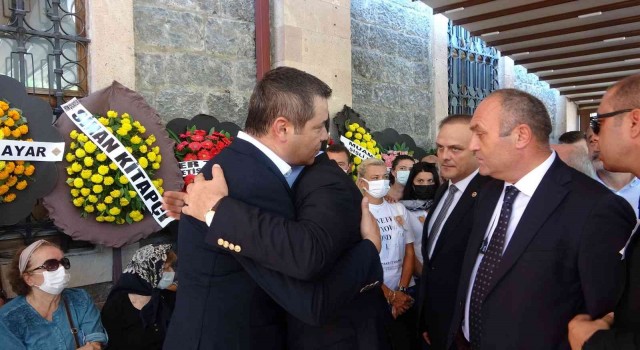 İmamoğlunun danışmanı Murat Ongunun babası Nihat Ongun memleketi Giresunda toprağa verildi