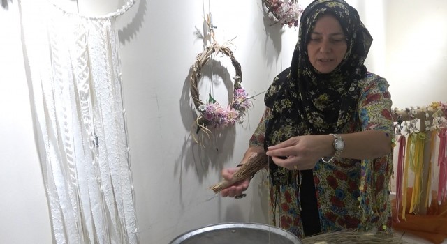 İpek koza el ürünleri sergisi beğeni topladı