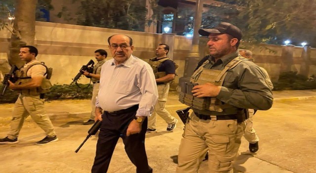 Irakta eski Başbakan el-Malikinin silahlı fotoğrafları gündem oldu