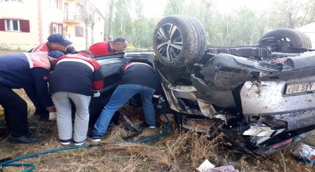 İran dönüşü Sivasta kaza geçirdiler: 3 ölü, 1 ağır yaralı