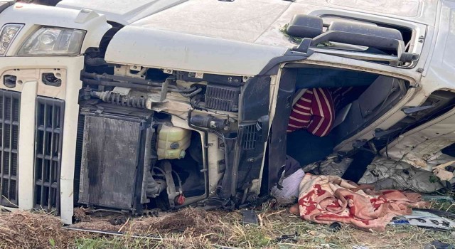 İran plakalı tır kontrolden çıktı: 1 ölü