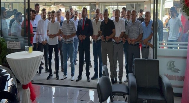 İş adamı Ekremoğlu, genç girişimcilerin iş yerlerinin açılışına katıldı