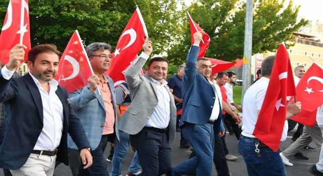 İş Dünyası Türkiye Aşkına yürüdü