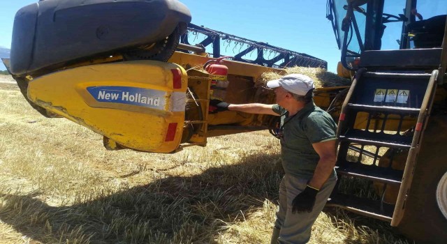 Ispartada hububat hasat sezonu biçerdöver kontrolleri başladı