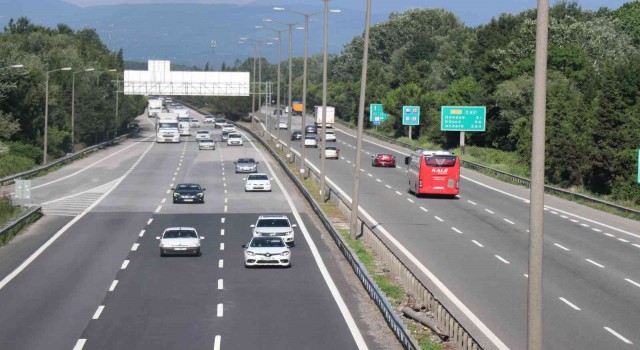 İstanbula tatilcilerin dönüşü başladı