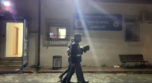 İstanbulda lokantayı soyan hırsızı giydiği kapüşonlu mont yakalattı