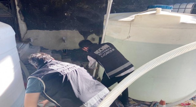 İstanbulda sahte içki için hazırlanan 7 bin 600 litre alkollü sıvı ele geçirildi