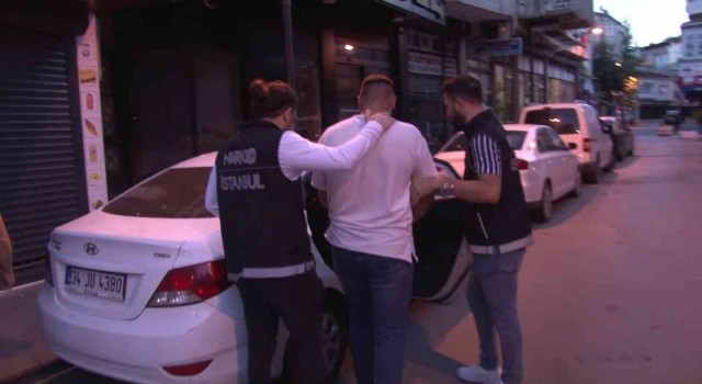 İstanbulda uyuşturucu tacirlerine yönelik narkotik operasyonu