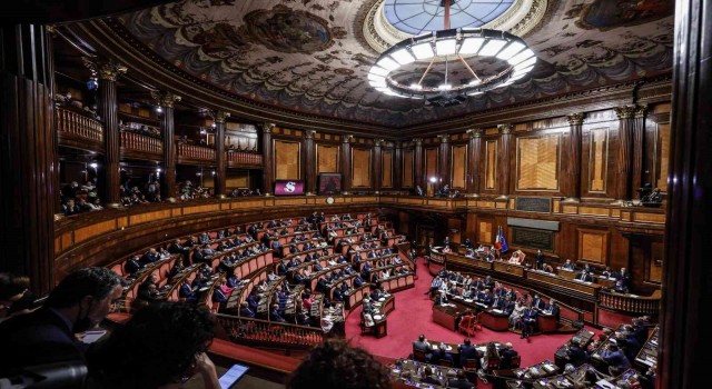 İtalya Başbakanı Draghiye senatodan güvenoyu