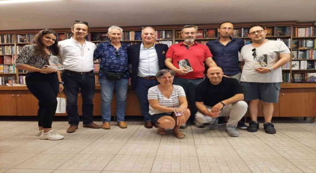 “İzmir Baba” imza gününde anıldı