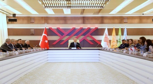 İzmir Kavram Meslek Yüksekokuluna YÖKten ödül