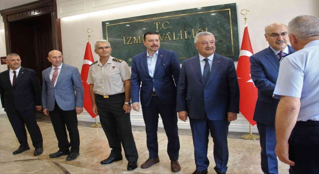 İzmir Valiliğinde bayramlaşma merasimi