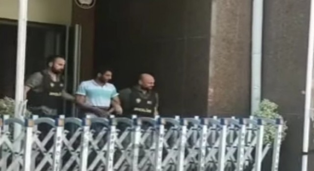 İzmirde Eski Vali konağından hırsızlık yapan şüpheli yakalandı
