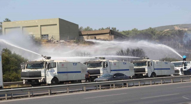 İzmirde iki ilçede çıkan yangınlar kontrol altında