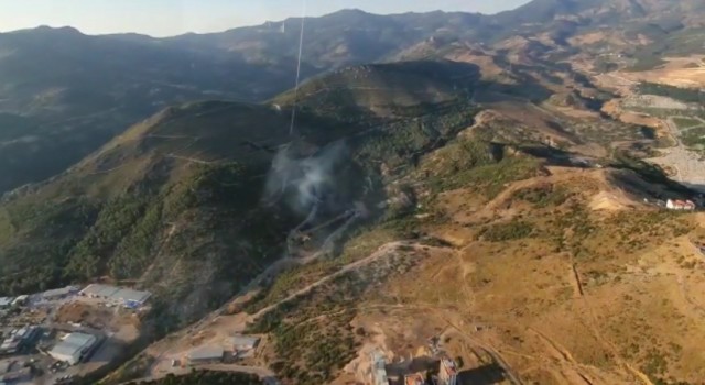 İzmirde ormanlık alanda yangın çıktı