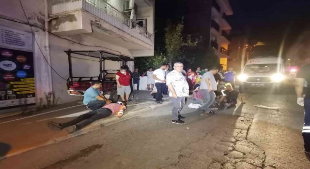 İzmirde ortalığı savaş alanına çeviren kaza: 12 yaralı