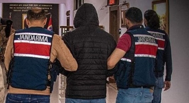 İzmirde terör operasyonu: 2 DEAŞ şüphelisi yakalandı