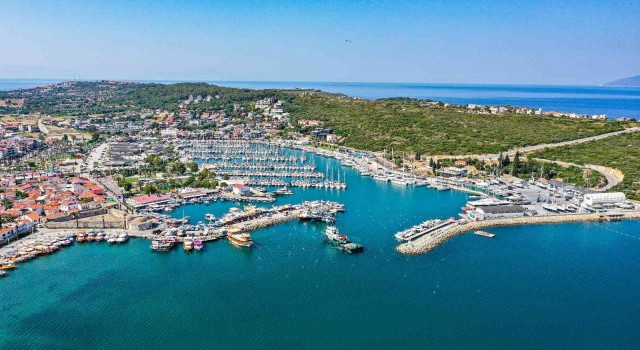İzmirin gözde merkezlerinden Sığacıkta bayram hareketliliği: Doluluk yüzde 80-90