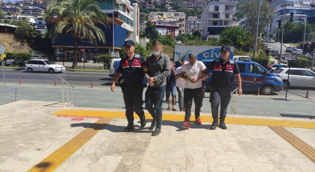 Jandarma karakoluna giderek MİTçi olduğunu söyleyen 5 kişi gözaltına alındı