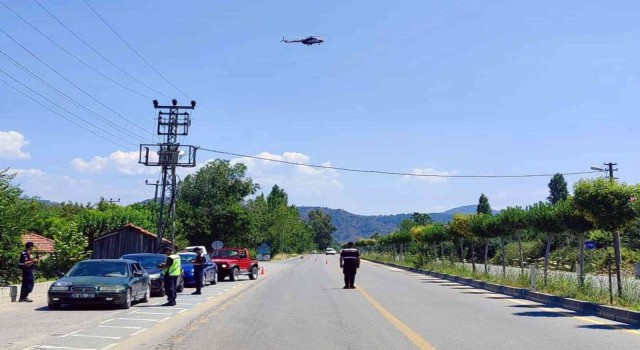 Jandarma trafiği havadan denetledi