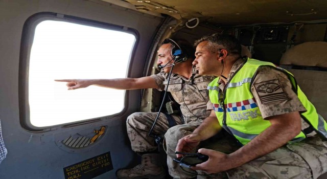 Jandarmadan bayram dönüşündeki sürücülere helikopterli denetim