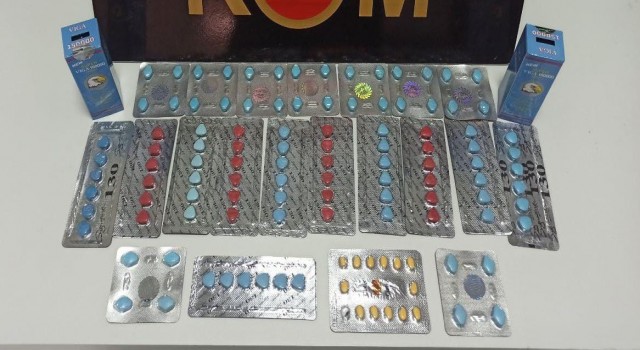 Kaçak cinsel içerikli ürünler piyasaya sürülmeden ele geçirildi