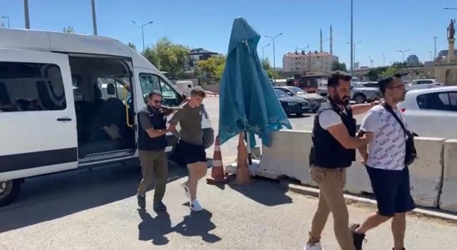 Kadıköydeki silahlı çatışmaya karışan 3 şüpheli adliyeye sevk edildi