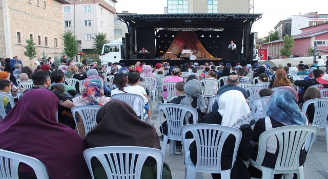 Kamyon tiyatrosunun bir diğer durağı Bayburt oldu